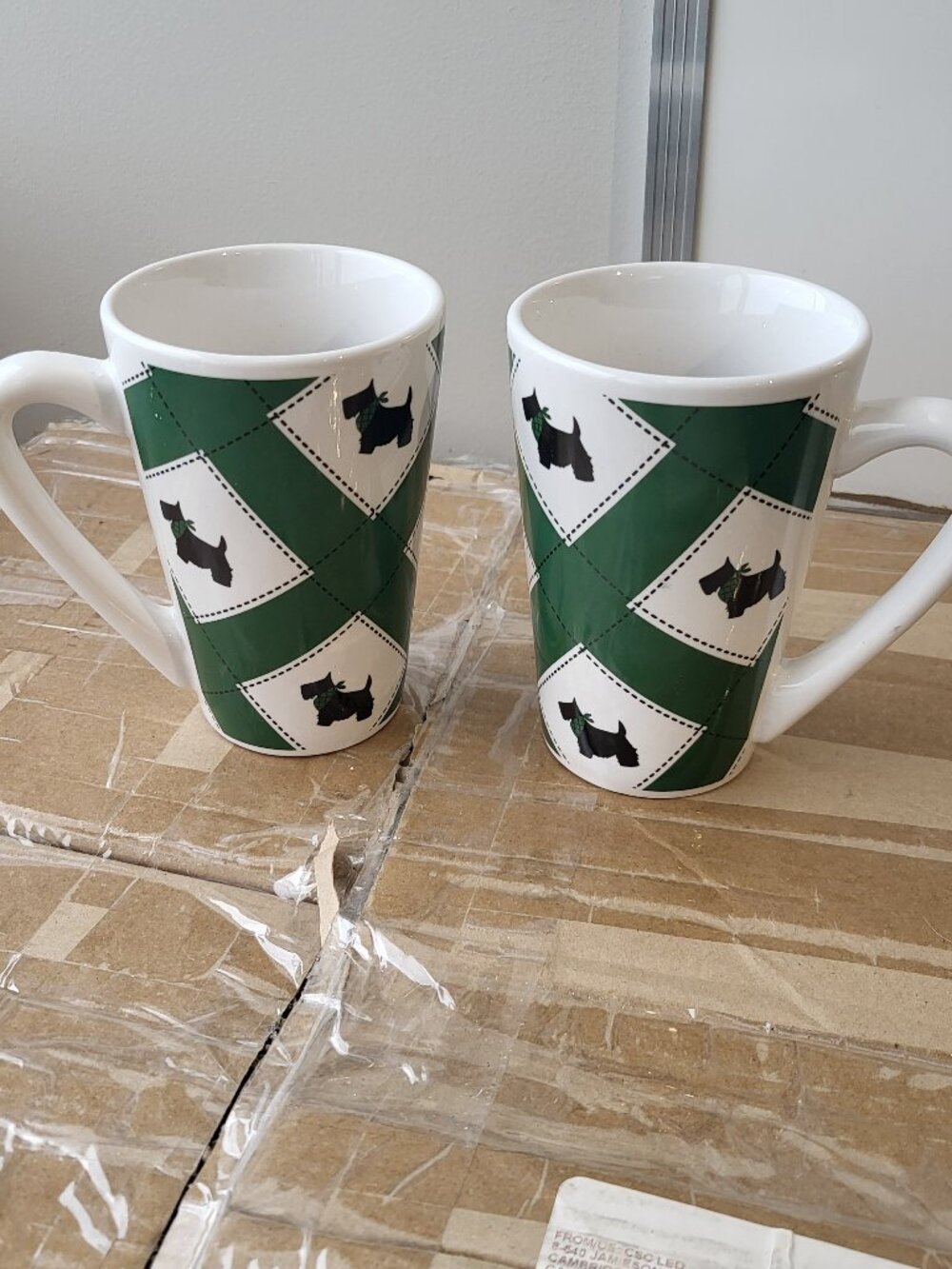 SCOTTISH TERRIER COFFEE MUGS (2) GREEN TARTAN DESIGN UNIQUE SEE PICTURES